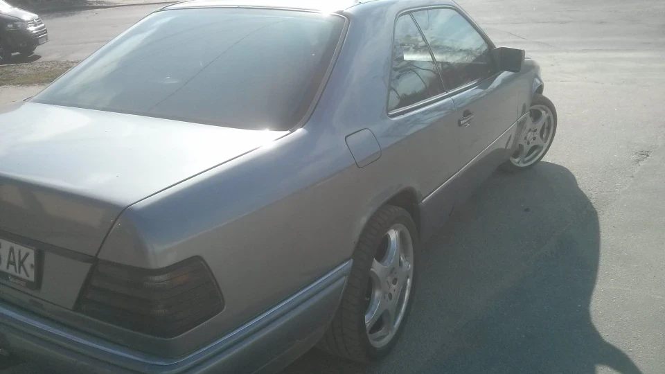 Mercedes-Benz E-Class Coupe E320 4