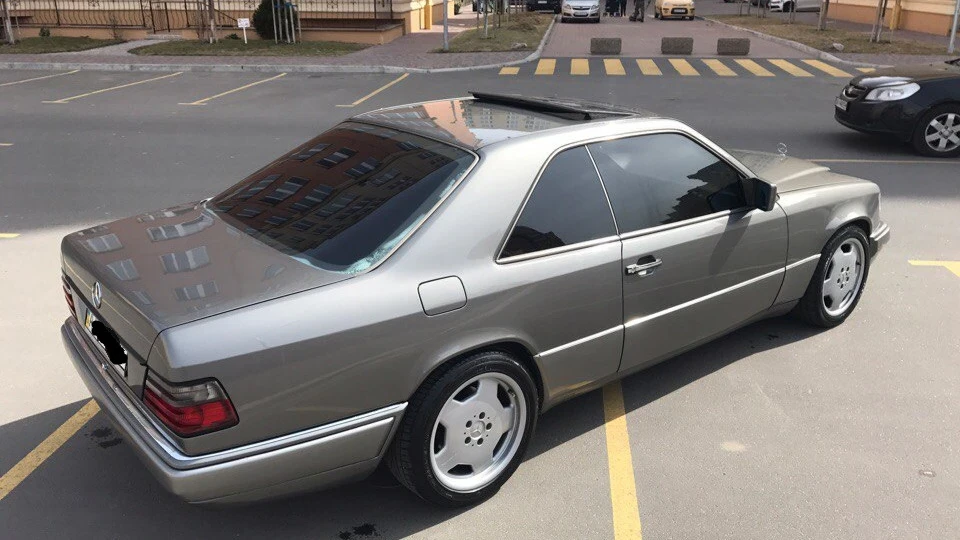 Mercedes-Benz E-Class Coupe Е320 2