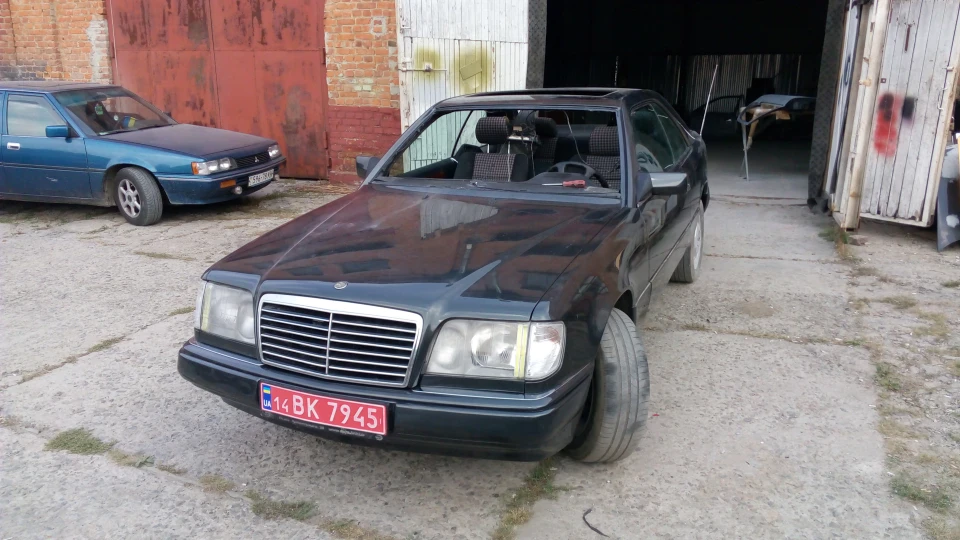 Mercedes-Benz E-Class Coupe матовий колір