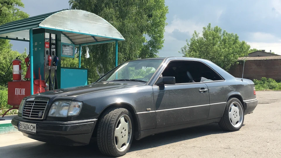 Mercedes-Benz E-Class Coupe Мурчить 3
