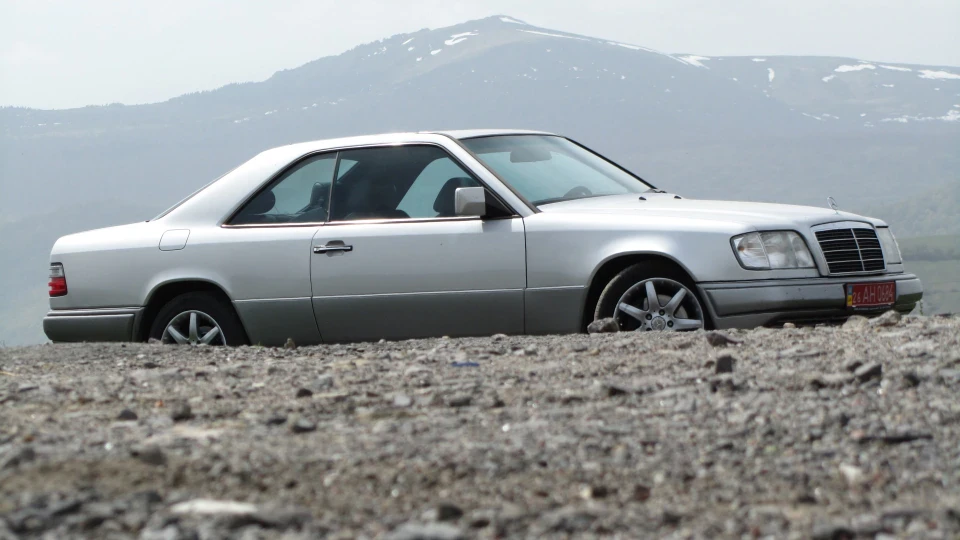 Mercedes-Benz E-Class Coupe Мурка 4