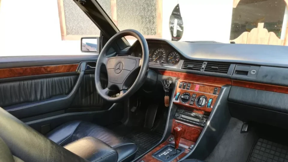 Mercedes-Benz E-Class Coupe Трофей V6 2