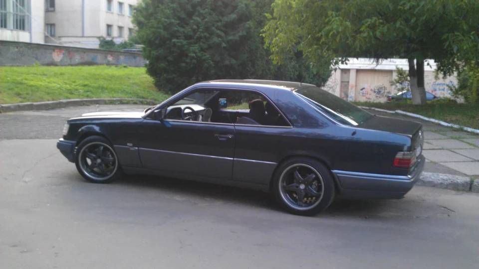 Mercedes-Benz E-Class Coupe Uncle Benz 3