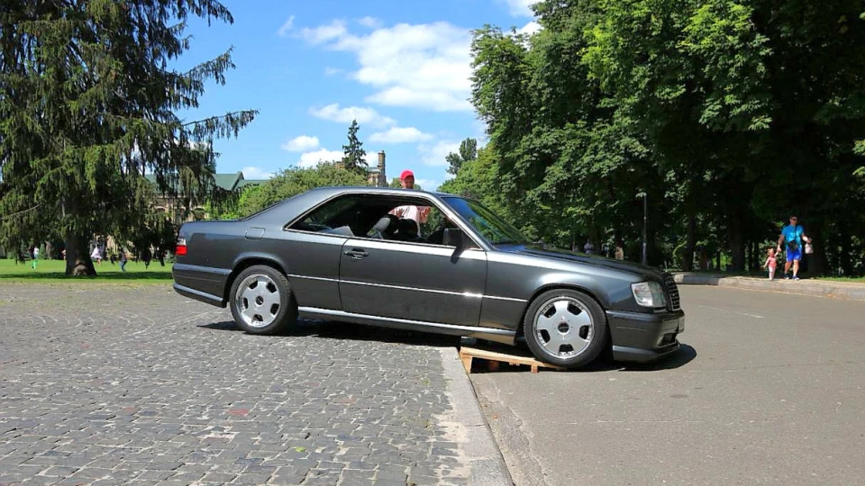 Mercedes-Benz E-Class Coupe "WALD" Designo Graphite 3