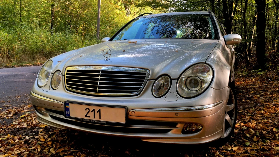 Mercedes-Benz E-Class Estate 3