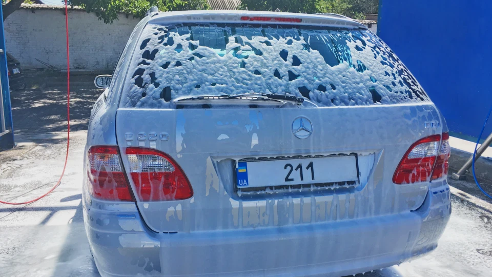 Mercedes-Benz E-Class Estate 5