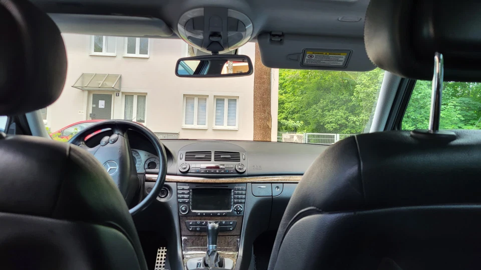 Mercedes-Benz E-Class Estate 4