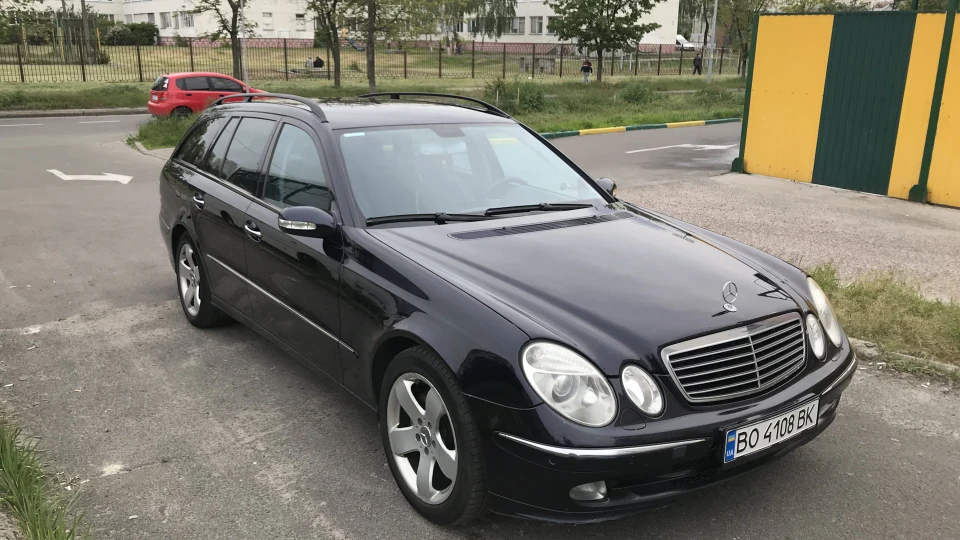 Mercedes-Benz E-Class Estate 3