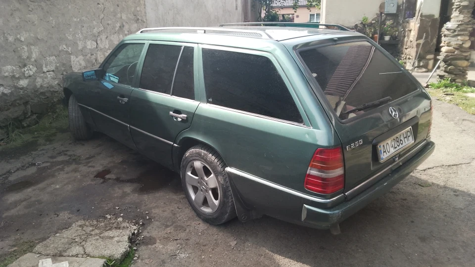 Mercedes-Benz E-Class Estate 2