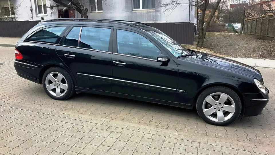 Mercedes-Benz E-Class Estate 2
