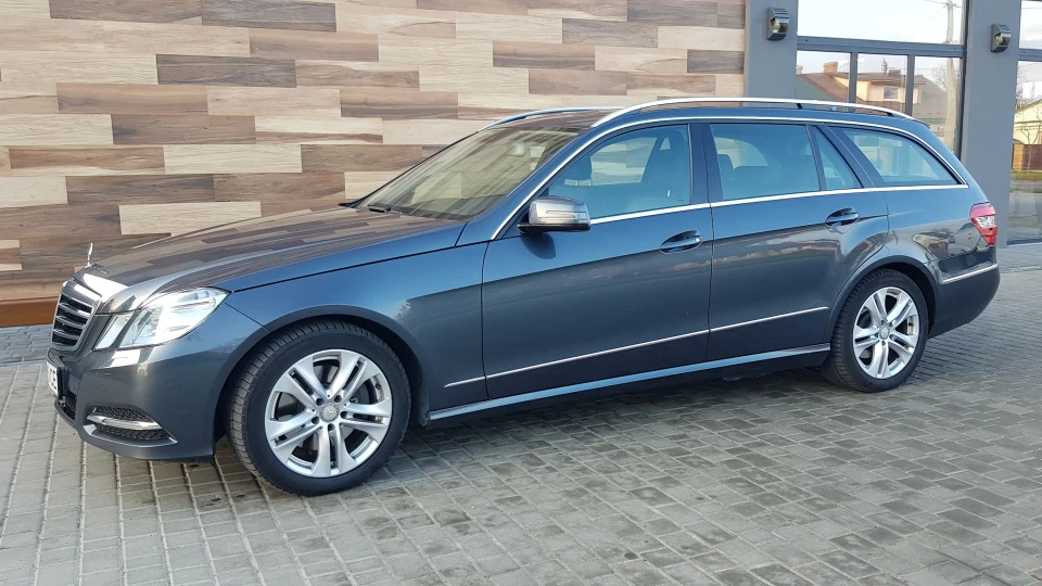Mercedes-Benz E-Class Estate 2