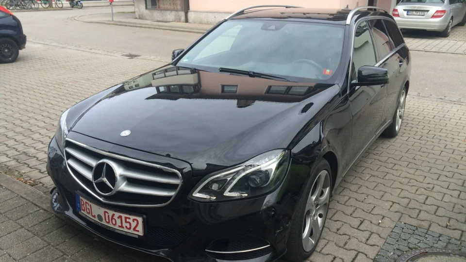 Mercedes-Benz E-Class Estate 220 CDI 2