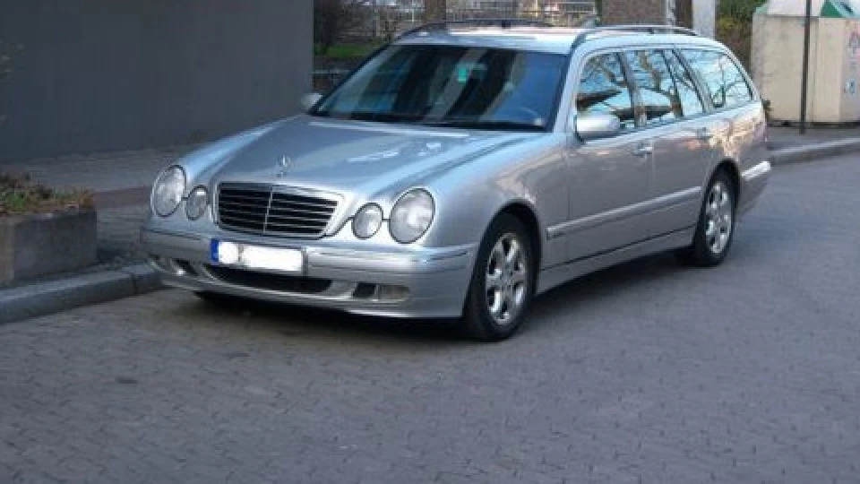 Mercedes-Benz E-Class Estate 3.2 CDI 2