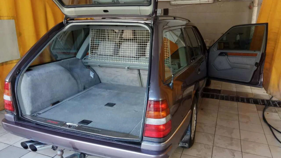 Mercedes-Benz E-Class Estate Brutal 4