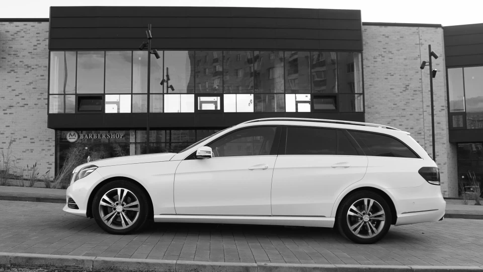Mercedes-Benz E-Class Estate E350D TRAUM 2
