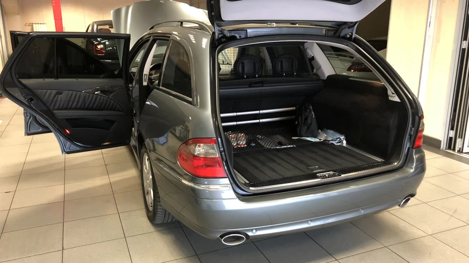 Mercedes-Benz E-Class Estate Grau estate 3.0 CDI 2