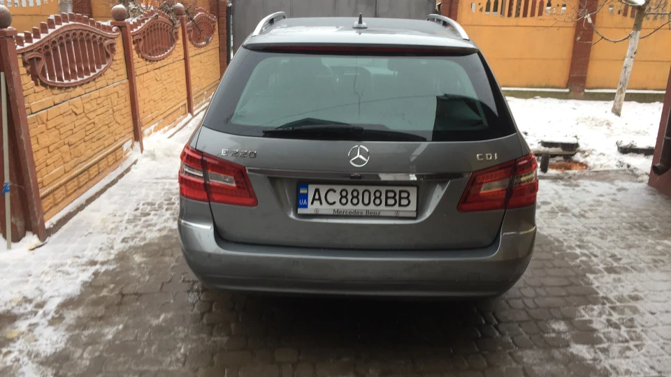 Mercedes-Benz E-Class Estate Трудяга- Мерін W-212