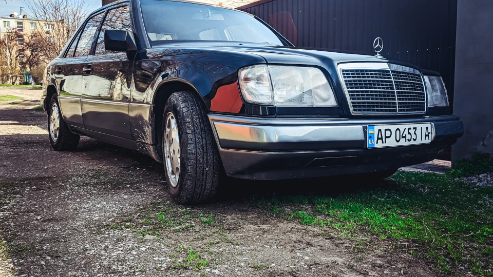 Mercedes-Benz E-Class 5