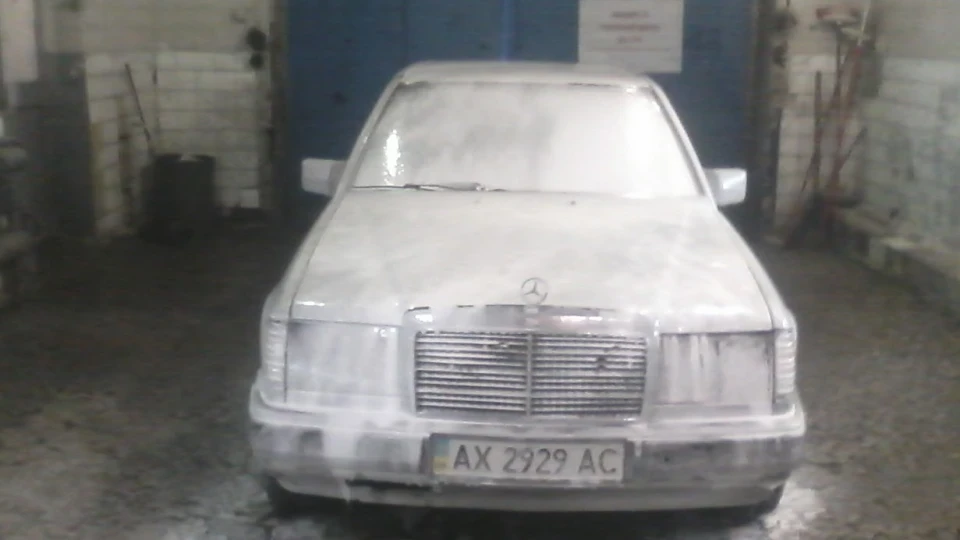 Mercedes-Benz E-Class 3