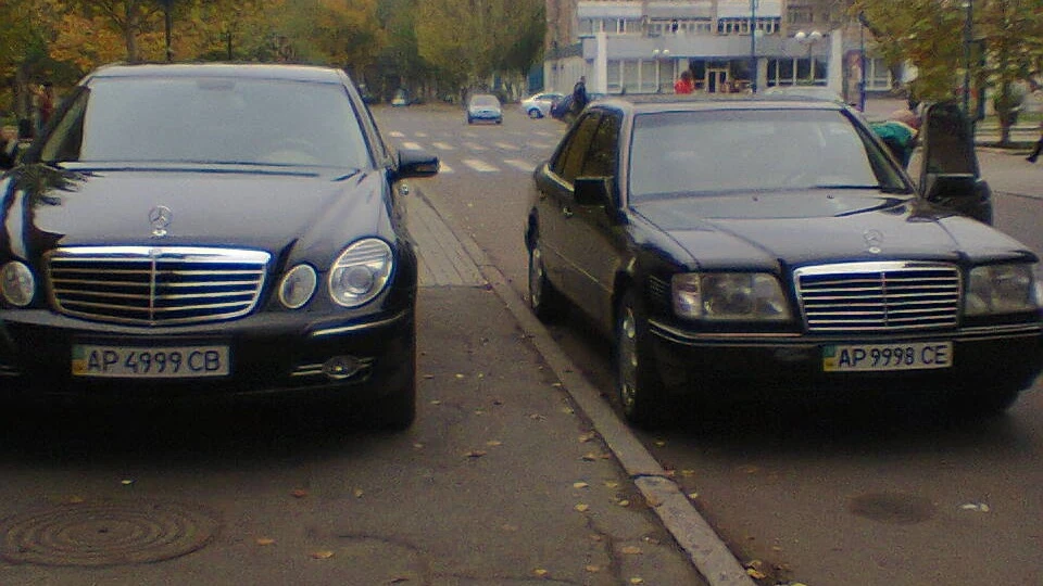 Mercedes-Benz E-Class 2