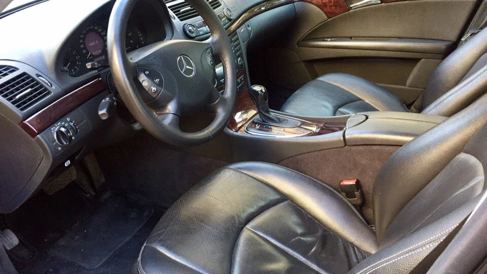 Mercedes-Benz E-Class 3