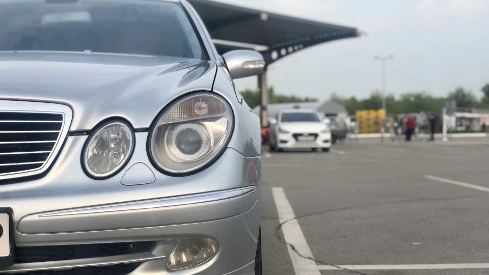 Mercedes-Benz E-Class 5