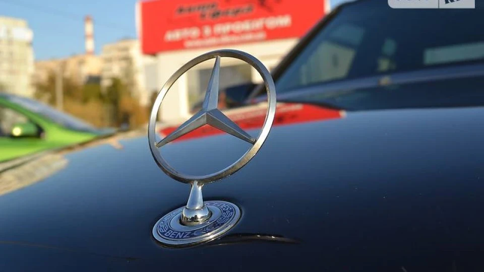 Mercedes-Benz E-Class 5