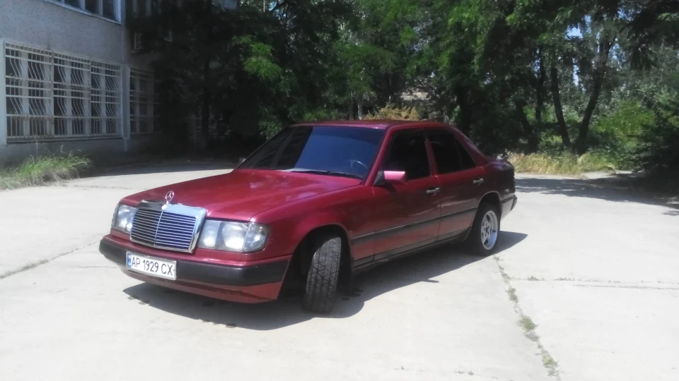 Mercedes-Benz E-Class 5