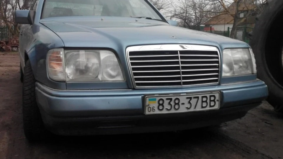 Mercedes-Benz E-Class 2
