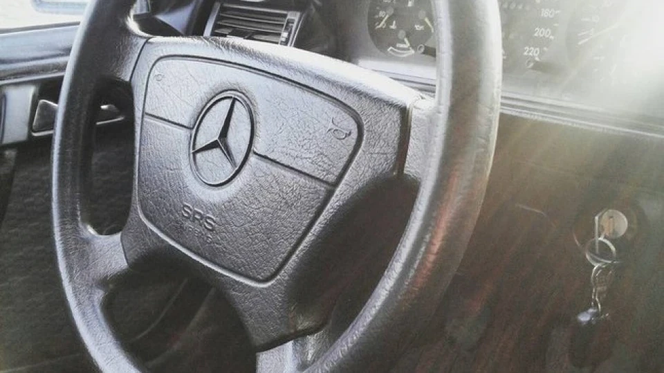 Mercedes-Benz E-Class 3