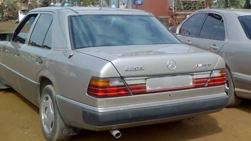 Mercedes-Benz E-Class 2