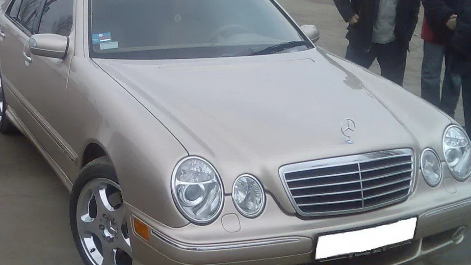 Mercedes-Benz E-Class 5