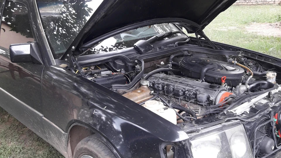 Mercedes-Benz E-Class 2