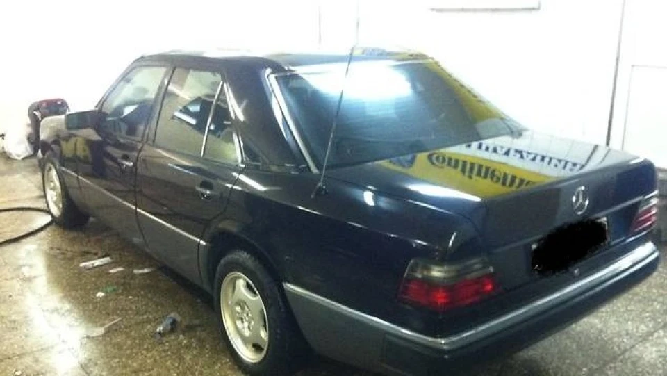 Mercedes-Benz E-Class 2