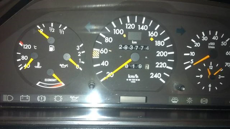 Mercedes-Benz E-Class 5