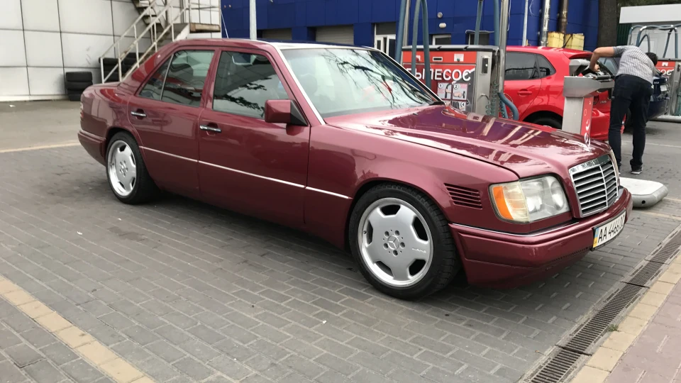 Mercedes-Benz E-Class 5