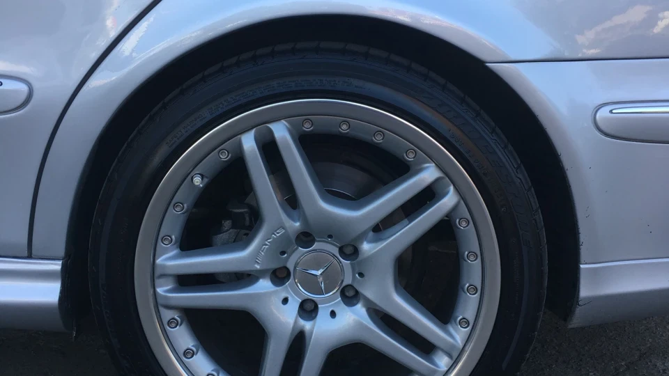 Mercedes-Benz E-Class 2