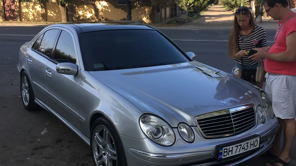 Mercedes-Benz E-Class 3