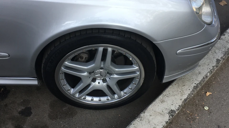 Mercedes-Benz E-Class 5