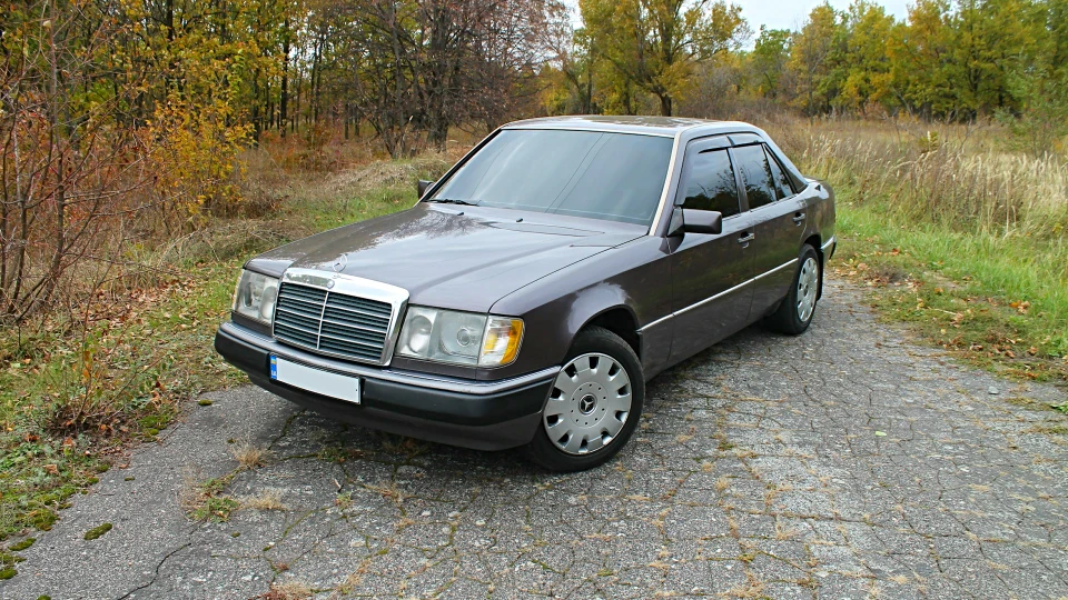 Mercedes-Benz E-Class 5