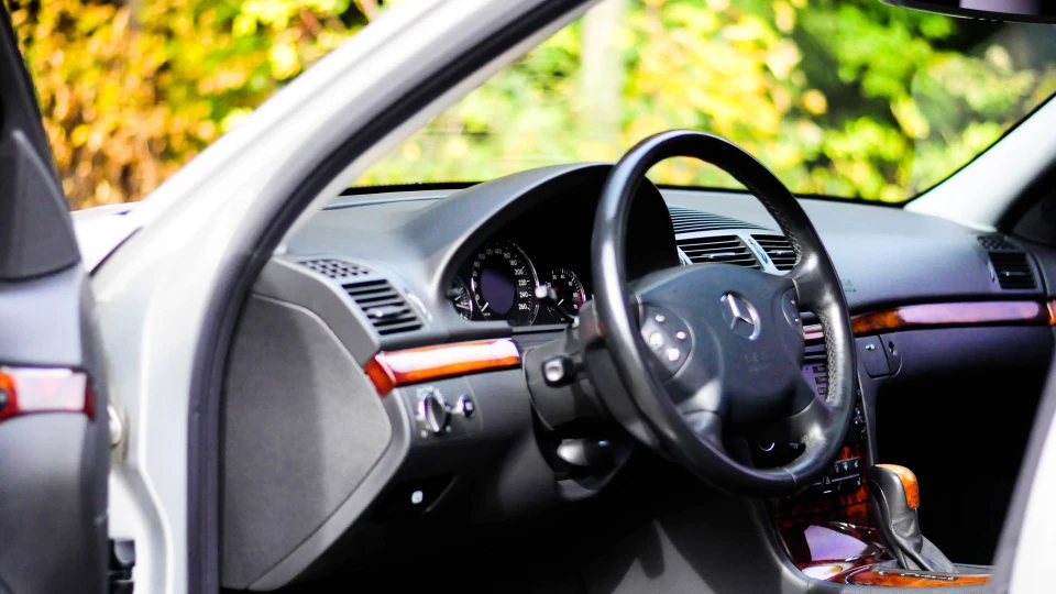 Mercedes-Benz E-Class 5