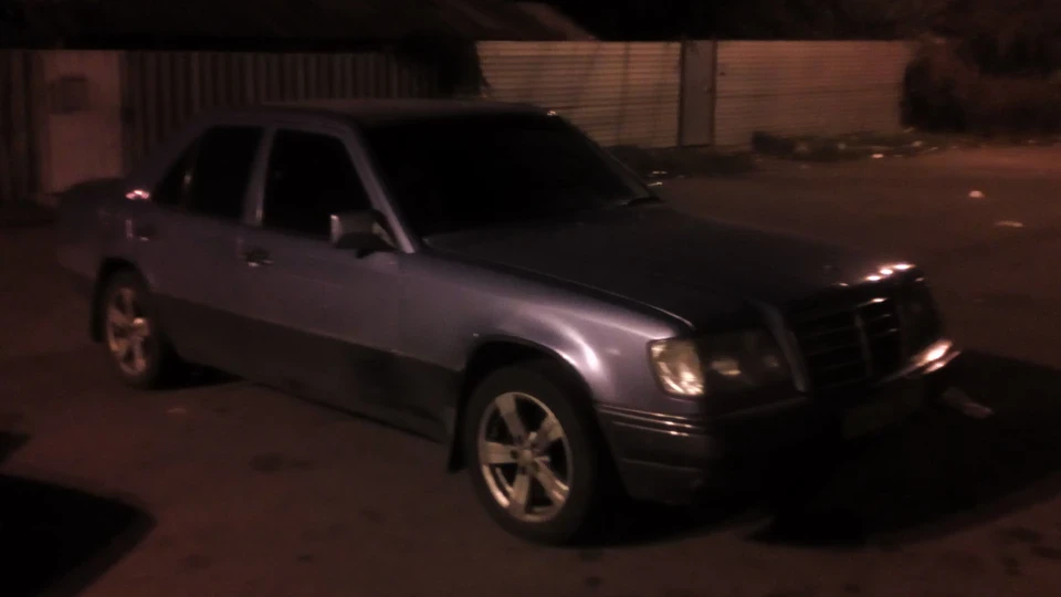 Mercedes-Benz E-Class 2