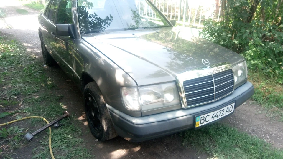 Mercedes-Benz E-Class 5