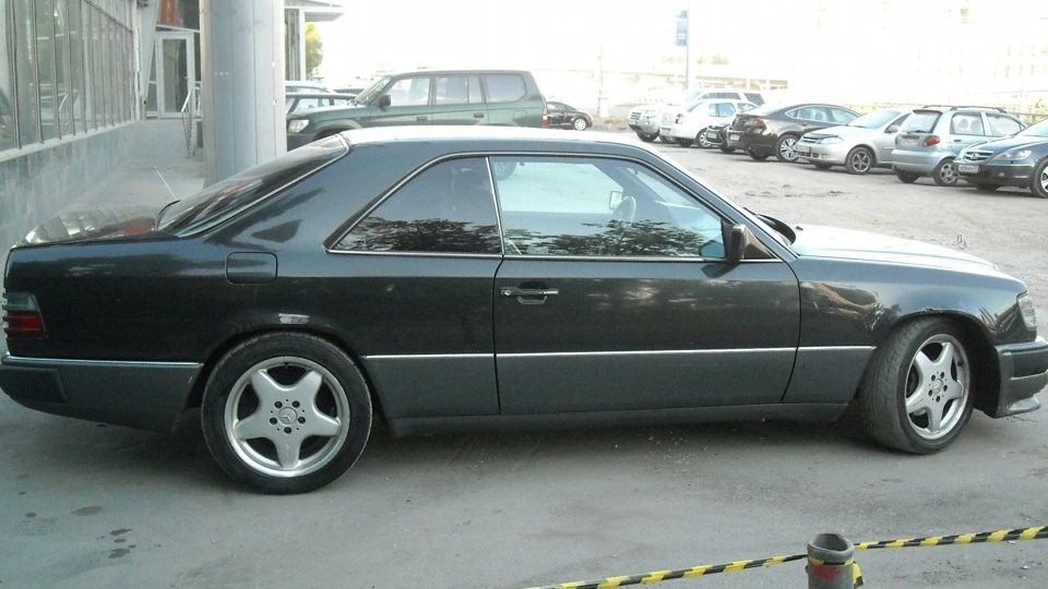 Mercedes-Benz E-Class 3