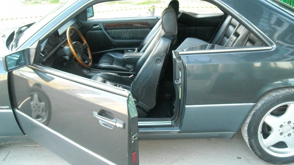 Mercedes-Benz E-Class 4