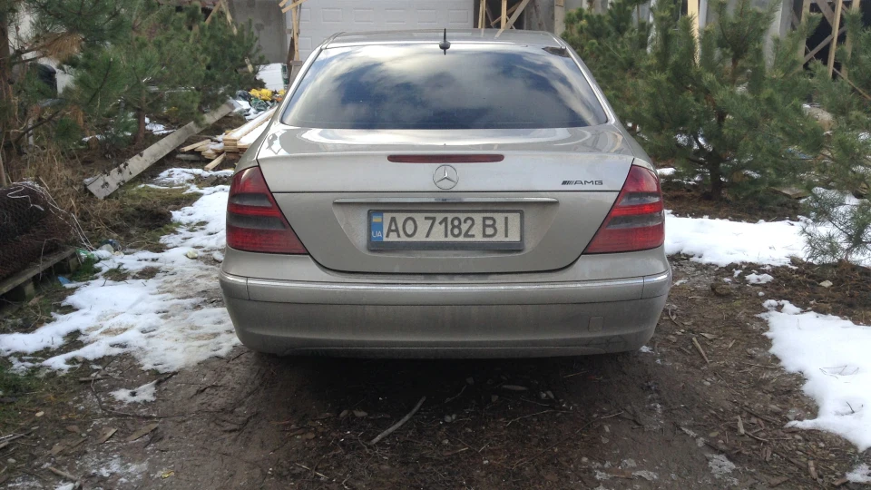 Mercedes-Benz E-Class 4