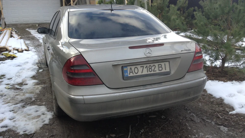 Mercedes-Benz E-Class 5