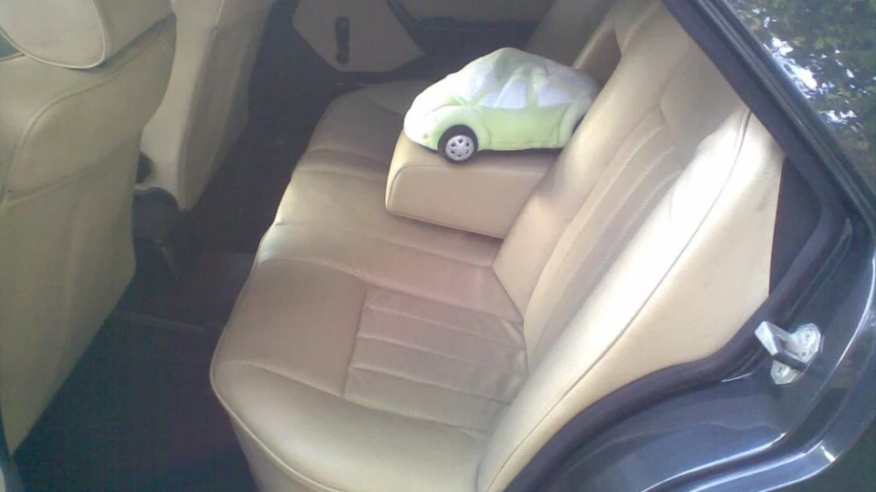 Mercedes-Benz E-Class 5