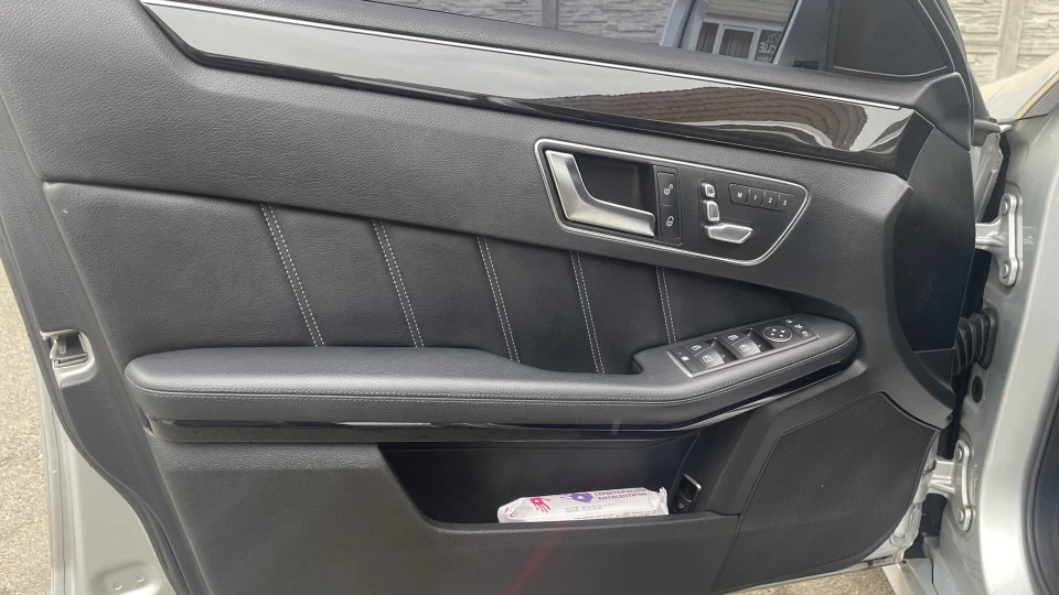 Mercedes-Benz E-Class 4