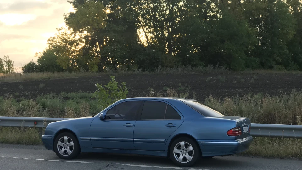 Mercedes-Benz E-Class 5